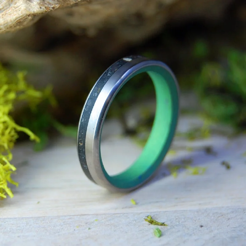 Green Starlit Night On Vik Beach | Men's Icelandic Lava, Icelandic Beach Sand & Titanium Wedding Ring