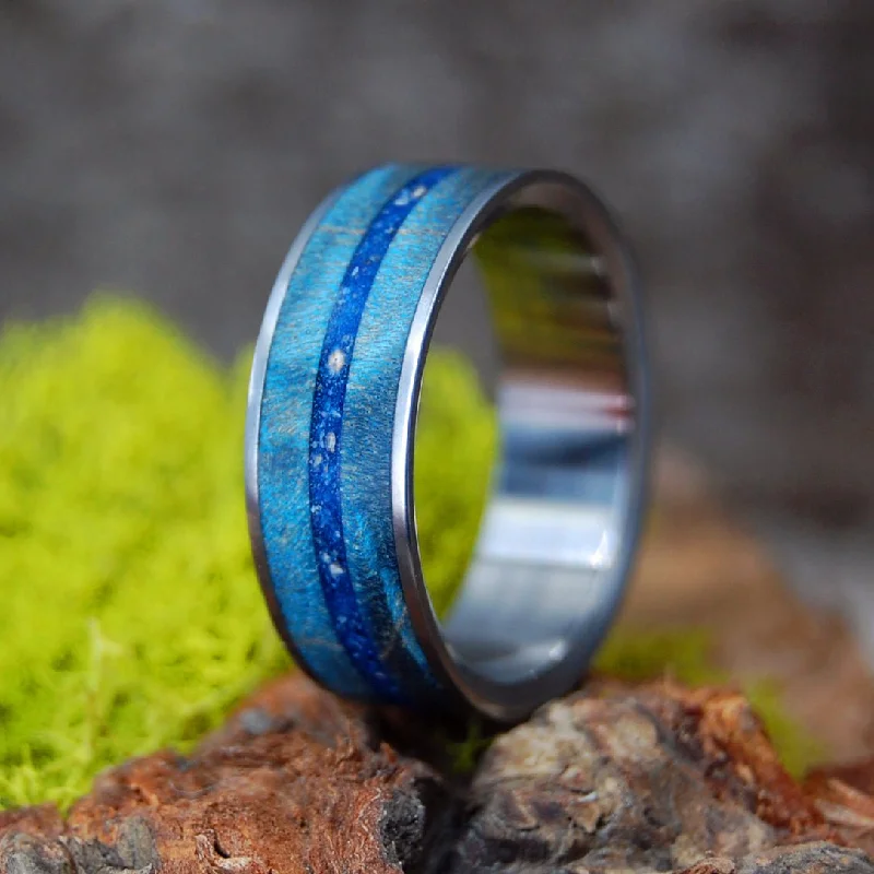 Blue Beach Mood | Men's Beach Sand, Blue Maple Burl Wood & Titanium Wedding Ring