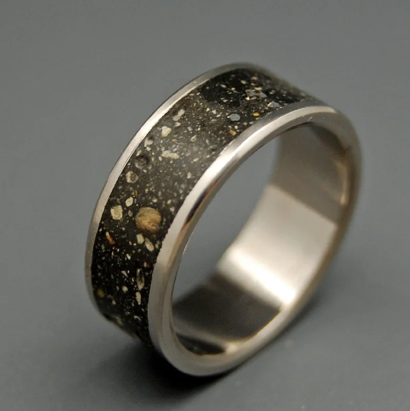 Ode To Iceland | Men's Icelandic Beach Sand, Lava & Titanium Wedding Ring