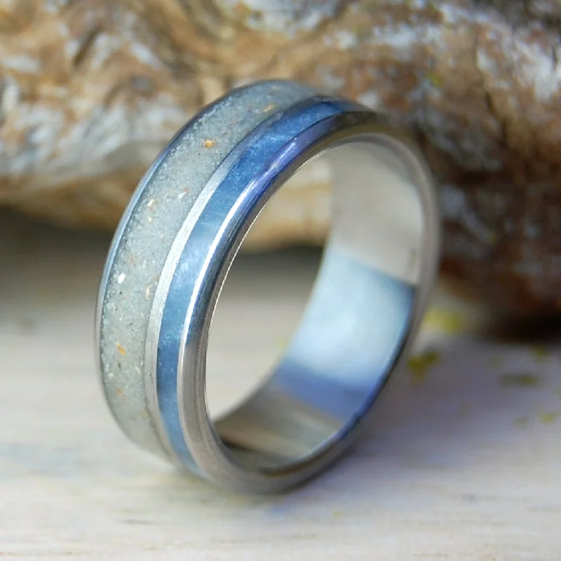 Smyrna Beach Mist | Men's Beach Sand, Gray Marbled Opalescent & Titanium Wedding Ring